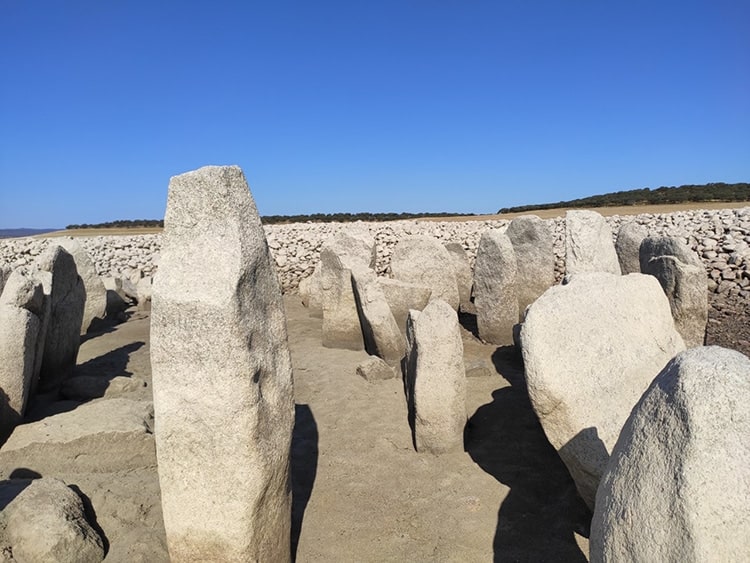Between Monoliths Dolmen Guadarperal Spain — Dolmen of Guadalperal