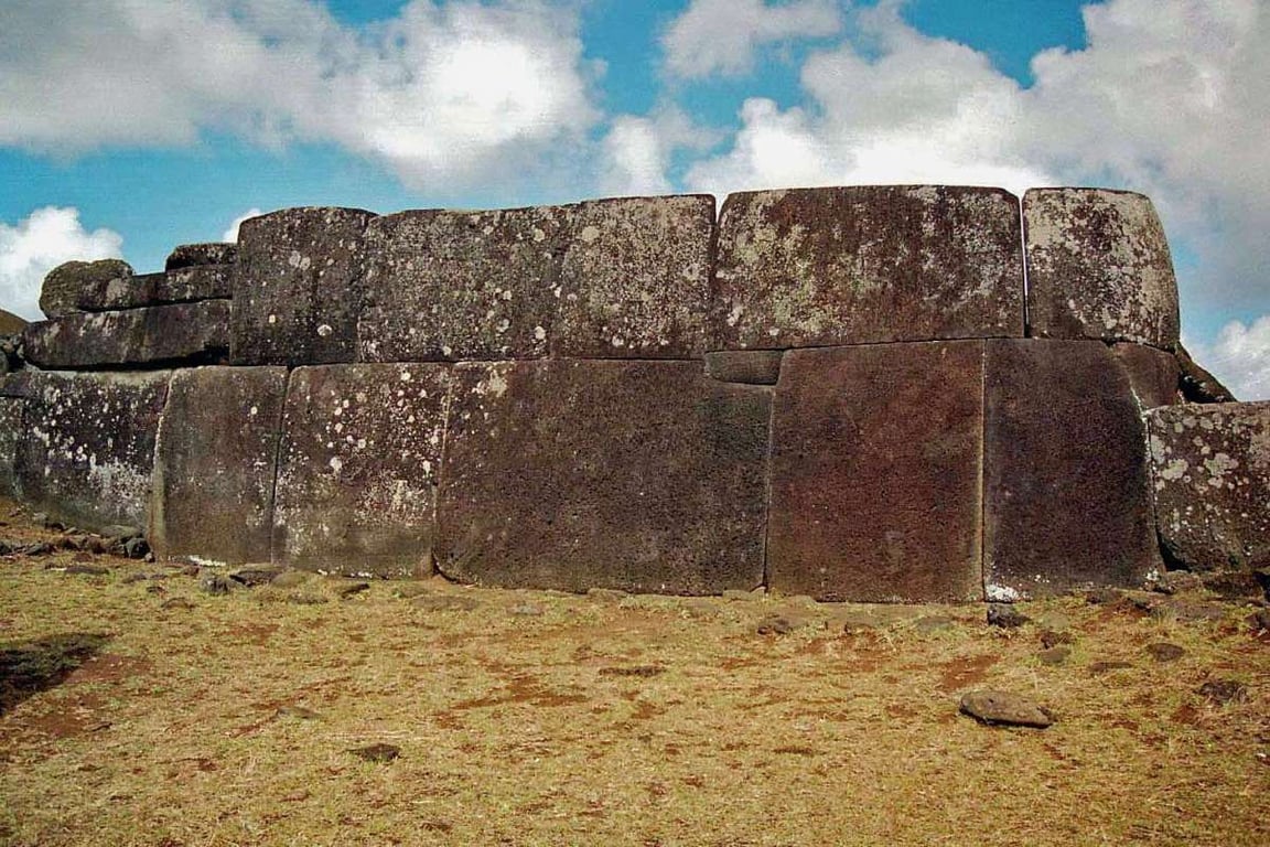 Ahu Vinapu