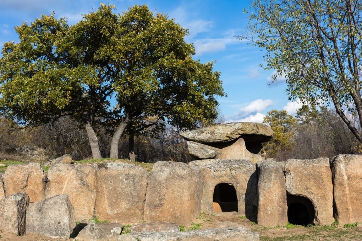 Cover The Dolmen At Hlyabovo Mugs7jcu — The Dolmen at Hlyabovo