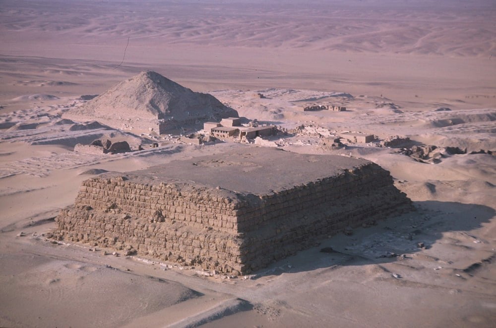 Cover Unfinished Pyramid Base — Unfinished Pyramid of Zawyet El Aryan