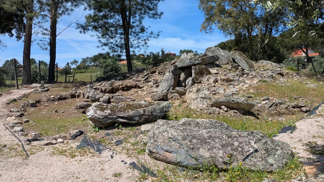 Dolmen Neolithic Portugal Slab Valley — Anta do Vale da Laje 