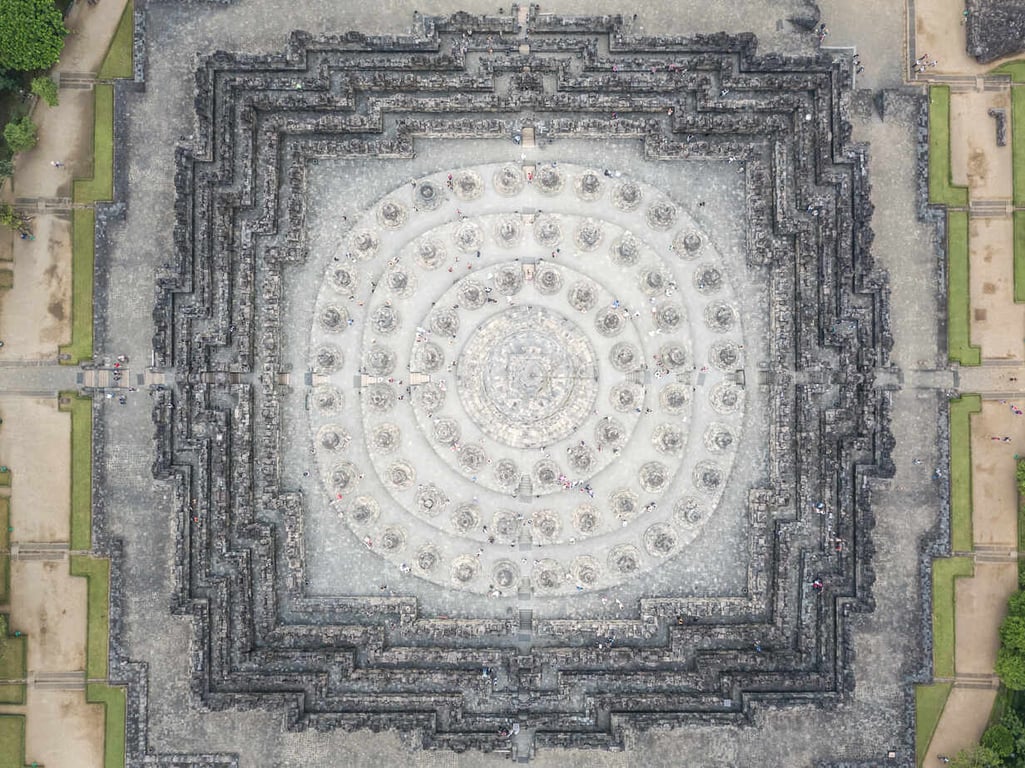 Largest Buddhist Temple Indonesia Aerial View — Borobudur Temple