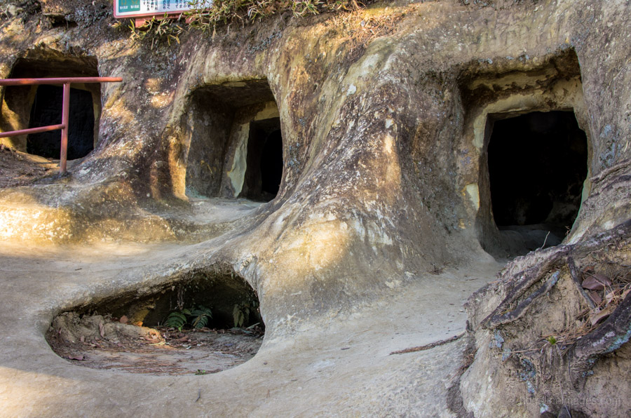 Ancient Rooms Japan — Yoshimi Hundred Caves