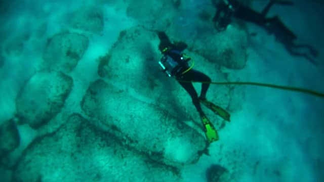Researching Udnerwater Traces Of Ancient Civilizations — Bimini Road