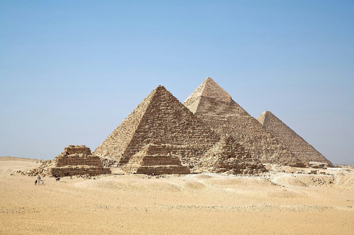 Giza Pyramid Complex All Pyramids 127 Wm 2258048 — Giza Pyramid Complex