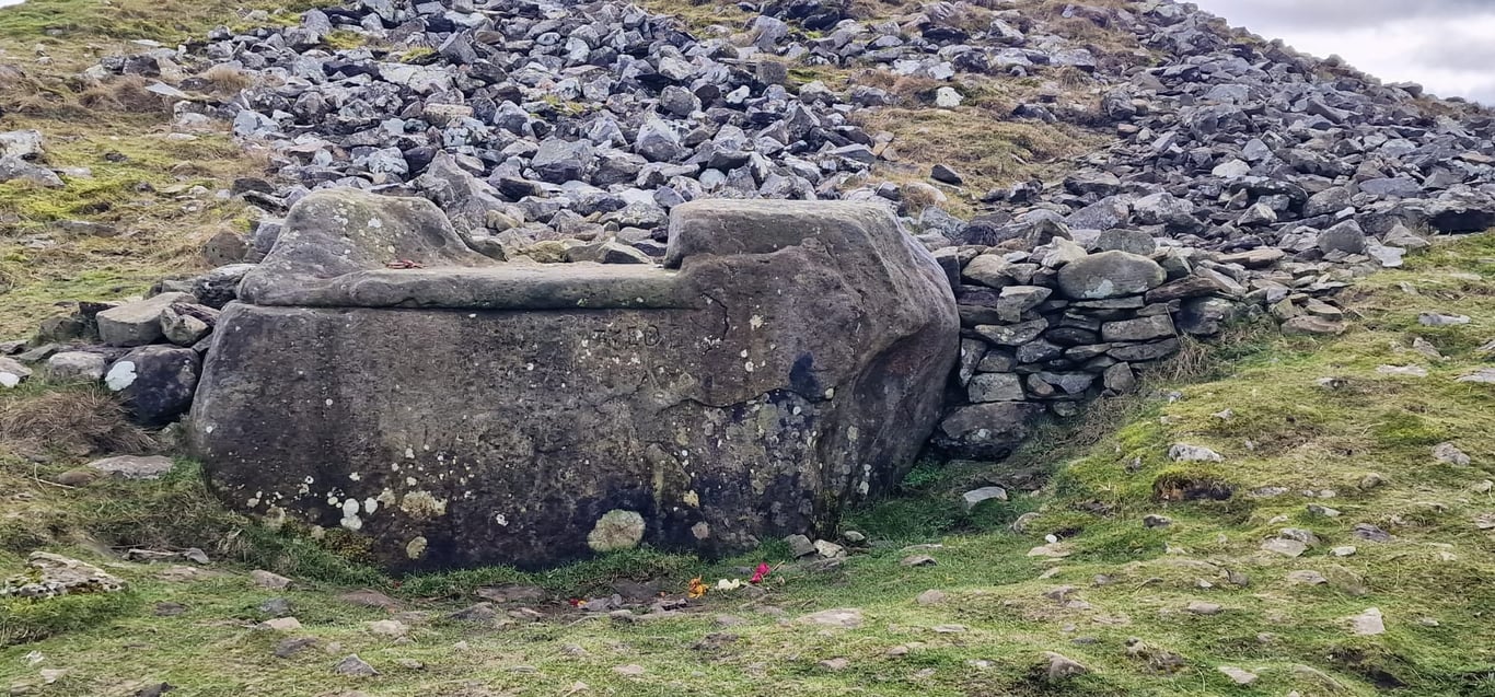 Hag Chair Dailight View Neolithic Stone Throne — The Hag's Chair
