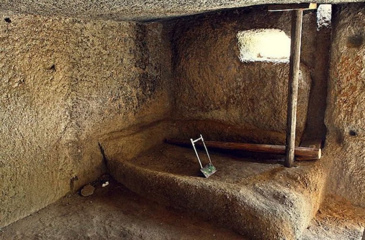 Inside View Sleepeing Quarters Guyaju Caves — Guyaju Caves