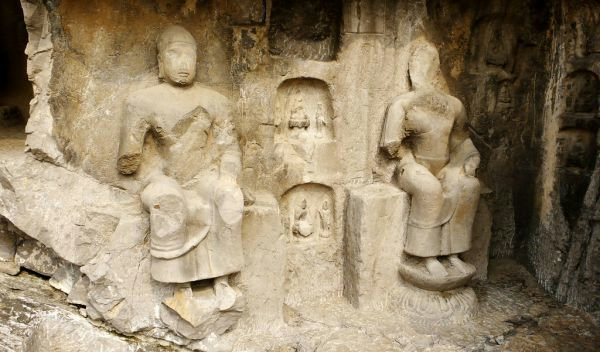 Longmen Grottoes Gandhara Bodhisattvas 116 Ov 1ntvel — Longmen Grottoes