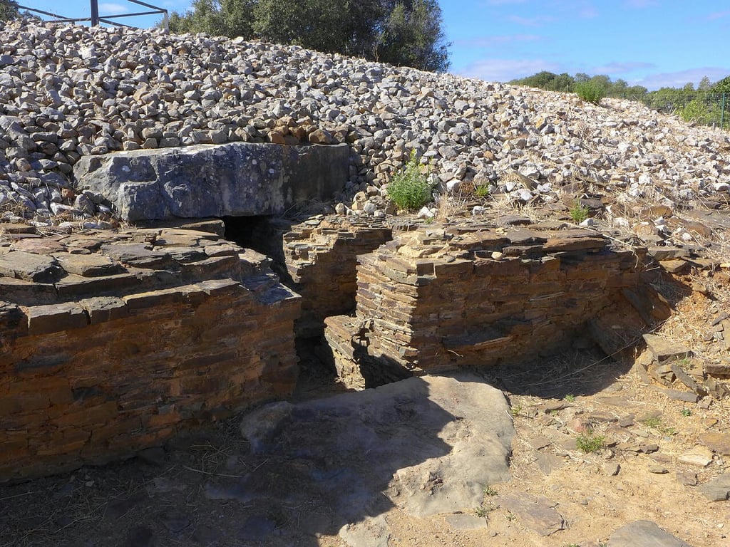 Megalithic Monuments Of Alcalar Tholos 7 Portal 101 Wm 52645664 — Alcalar Megaliths