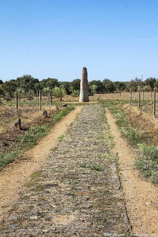 Menir Da Bulhoa Historic Site Evora 106 Wm 132019260 — Menir da Bulhoa