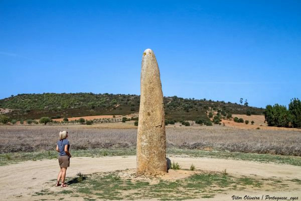 Menir Do Outeiro Portugal Landscape 105 Ov 1ycewe — Menir do Outeiro