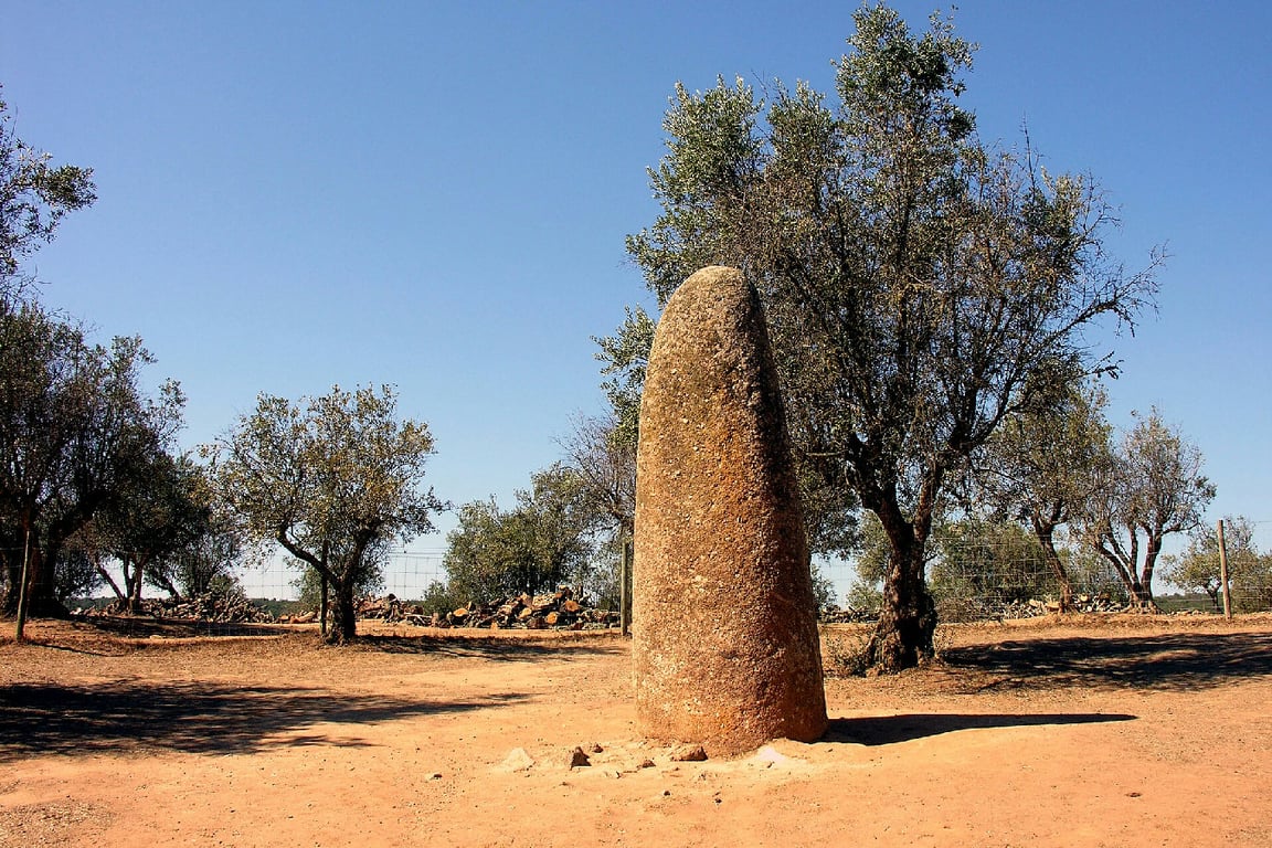 Menir dos Almendres