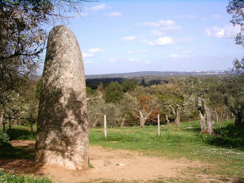 Menir Dos Almendres Evora 1 151 Wm 750874 — Menir dos Almendres