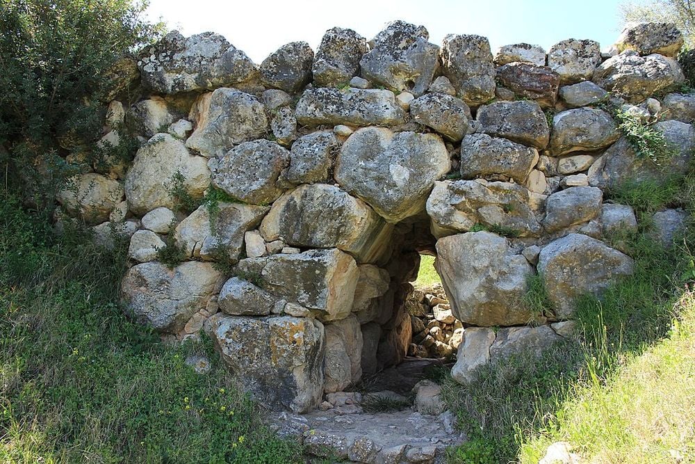 Oldest Bridge Greece Bronze Age Up Close — Arkadiko Bridge