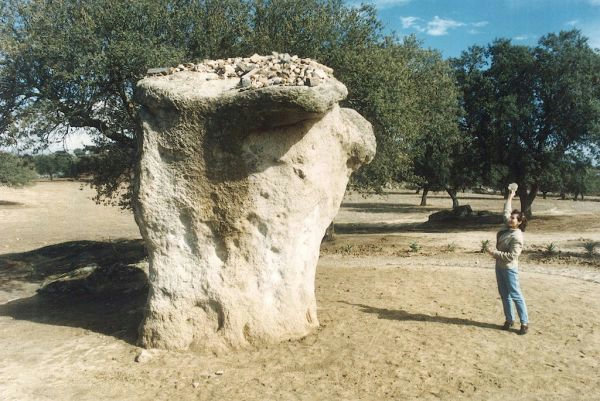 Rocha Dos Namorados Menir Corval 109 Ov Laie56 — Rocha dos Namorados