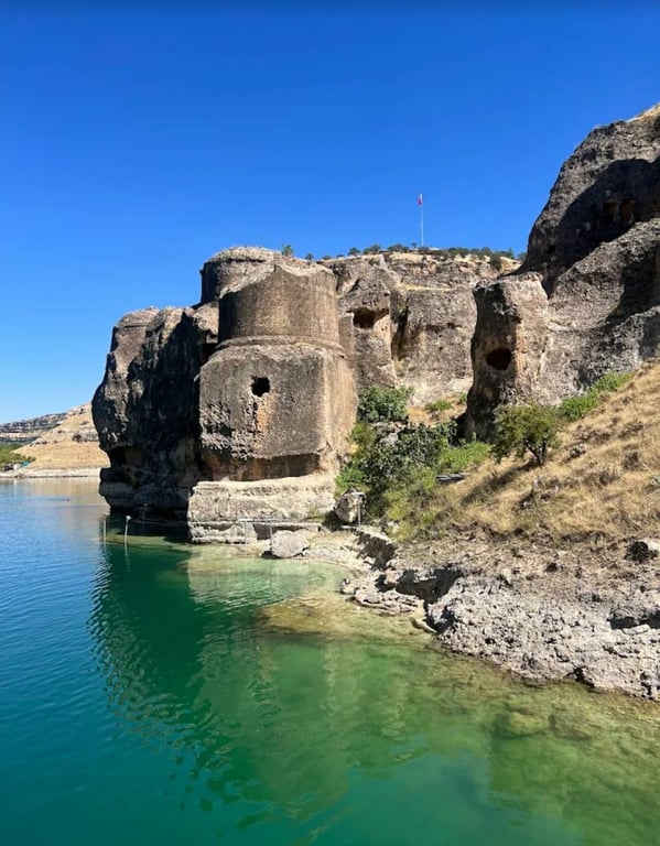 Side View Egil Castle Antiquity Ruins — Egil Rock-Cut Castle 