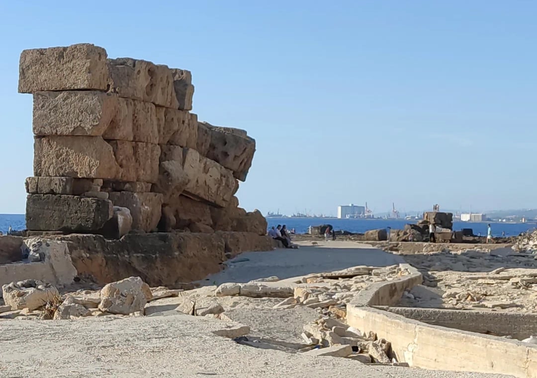 Sideview Arwad Seawall Megalithic Stone Blocks — Megalithic Seawall 