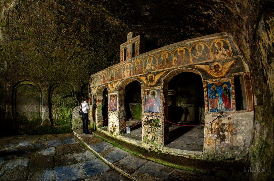 Stone Ravens Monestary Inside Byzantine Painting — Stone Ravens Monastery (Corbii de Piatra)