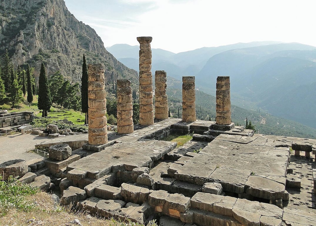 Temple Of Apollo At Delphi Columns 01 137 Wm 77900453 — Temple of Apollo at Delphi