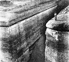 Woman Gazing From Top Of Unfinished Pyramid Egypt — Unfinished Pyramid of Zawyet El Aryan