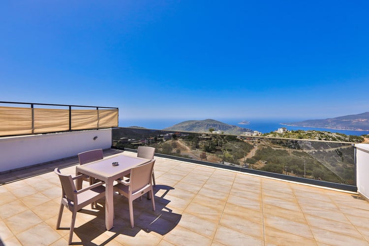 1kiralik-isitmali-havuzlu-villa-villa-kardelen- (43).jpg
