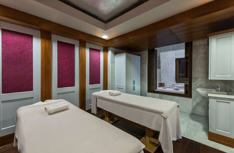 HiltonDLM_ElysionSpa_MassageRoom.jpg