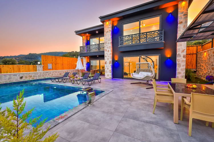 1yazlik-kiralik-jakuzili-villa-villa-sandak-4-12-e96b0ffa.jpg