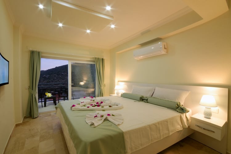 1kiralik-jakuzili-villa-villa-sky-15-47b4c350.jpeg