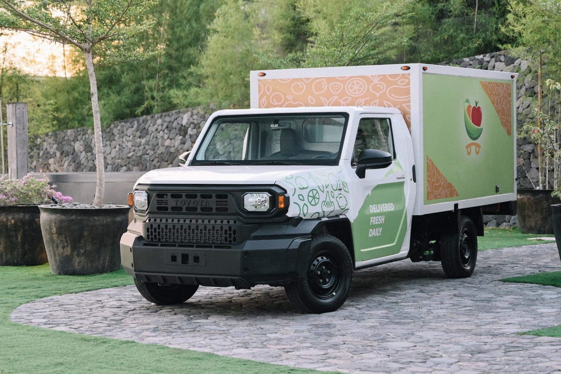 2025 Toyota Hilux Single Cab Tamaraw Aluminum Cargo (LWB) 2.4L Diesel 2WD 5MT LHD