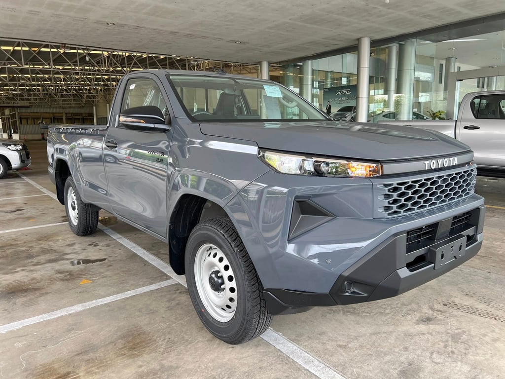 2025 Toyota Hilux Single Cab Travo 4TREX 2.8L Diesel 4x4 6MT RHD