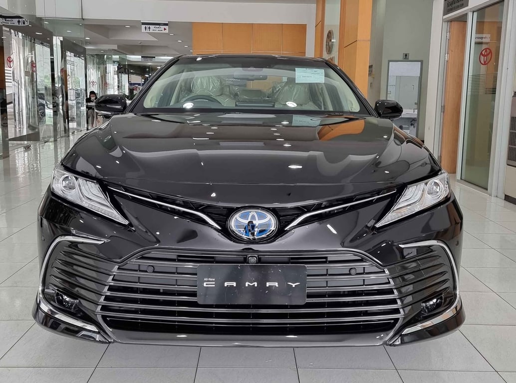 2025 Toyota Camry Sedan Premium HEV 2.5H Petrol Hybrid 2WD ECVT RHD