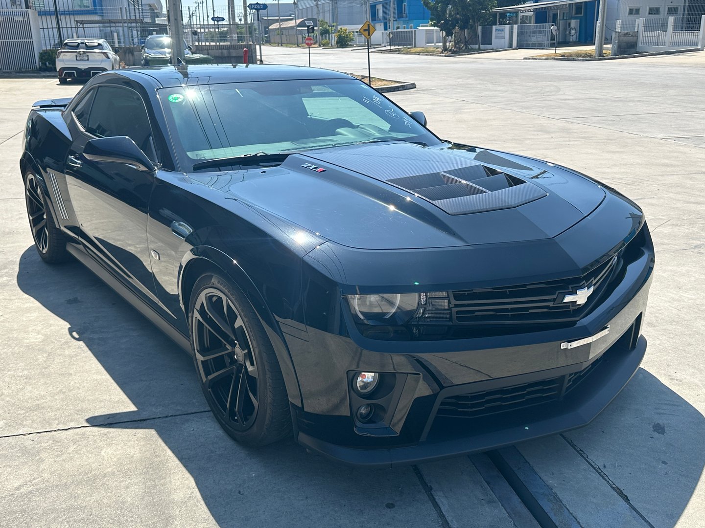 2013 Chevrolet Camaro Coupe ZL1 6.2L Petrol RWD 6AT LHD