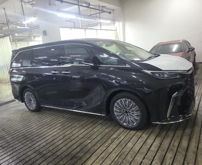 2025 Lexus LM MPV 350h 7-seater 3.5L Petrol Hybrid AWD CVT LHD