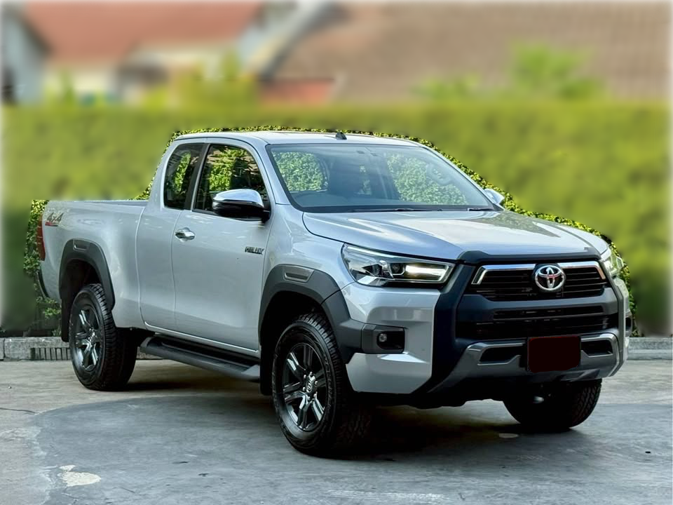 2025 Toyota Hilux Extra Cab Revo Mid 2.4L Diesel 4x4 6MT RHD
