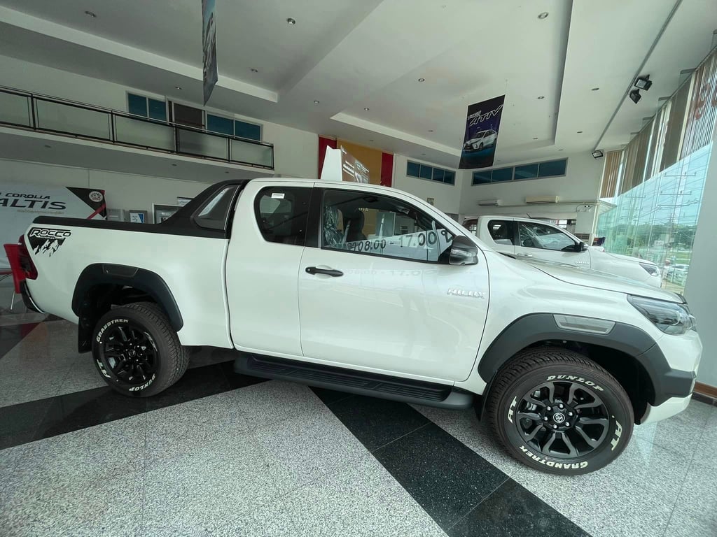 2025 Toyota Hilux Extra Cab Revo Prerunner Rocco 2.4 Diesel 4x2 6AT RHD