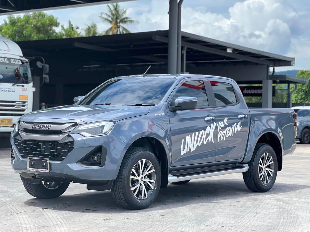 2025 Isuzu D-Max Double Cab Hi-Lander Ddi M 2.2L Diesel 4x2 8AT RHD