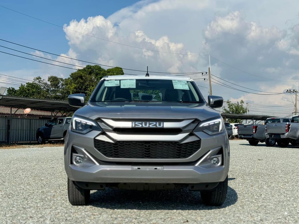 2025 Isuzu D-Max Double Cab Cab4 S 2.2L Diesel 4x2 8AT RHD