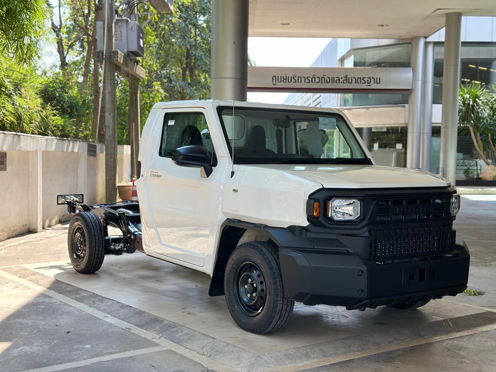 2025 Toyota Hilux Cab & Chassis Champ C&C LWB 2.4L Diesel 4x2 5MT RHD