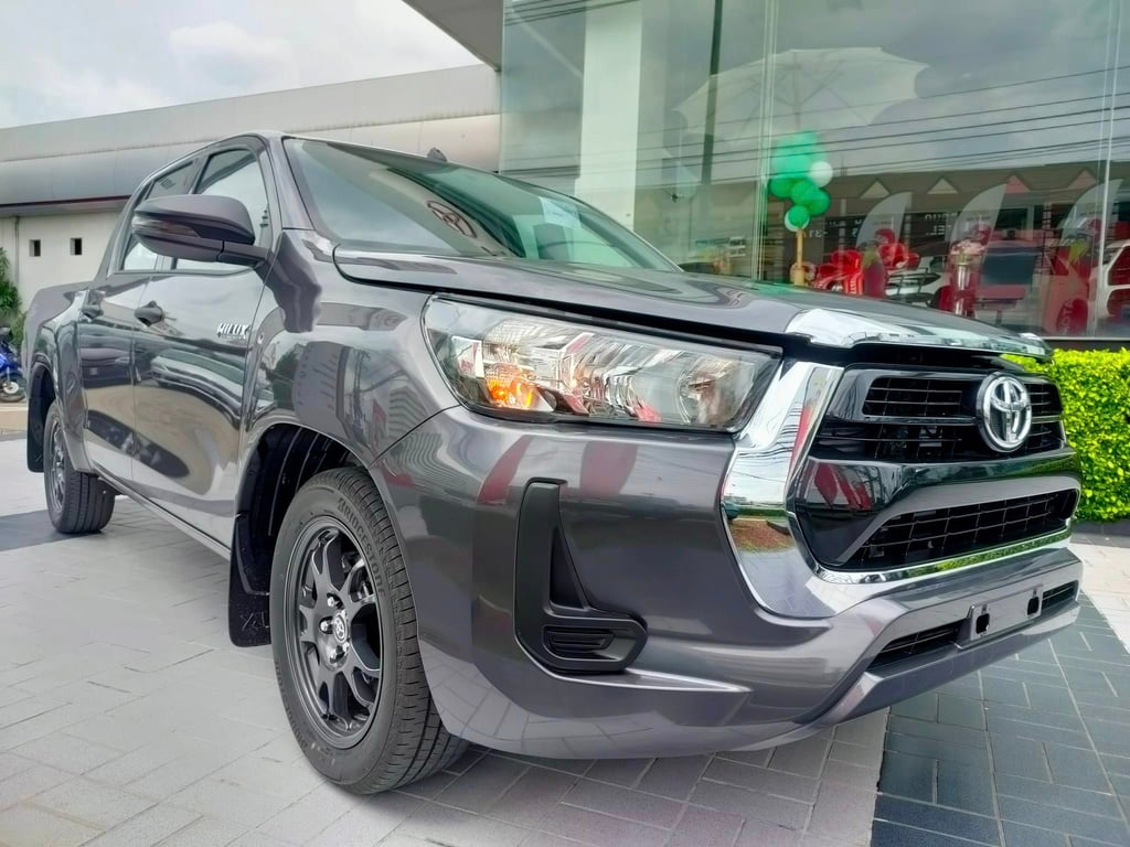 2025 Toyota Hilux Double Cab Revo Z Edition Entry 2.4 Diesel 4x2 6MT RHD