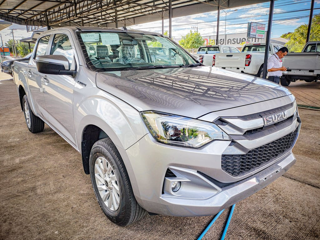 2025 Isuzu D-Max Double Cab Cab4 L 2.2L Diesel 4x2 6MT RHD