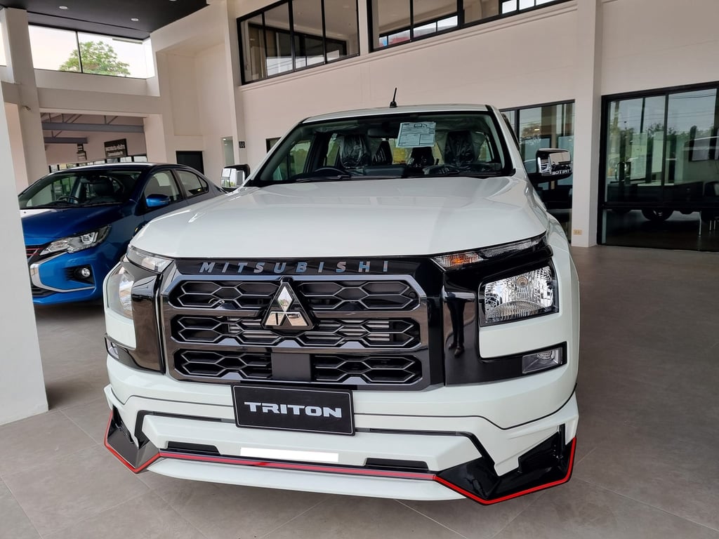 2025 Mitsubishi Triton Double Cab Pro 2.4L Diesel 4x2 6MT RHD