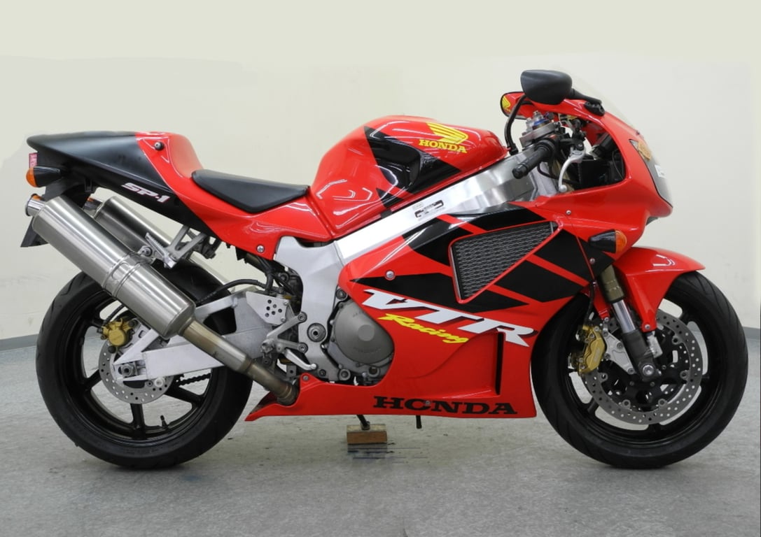2000 Honda  1000 SPY