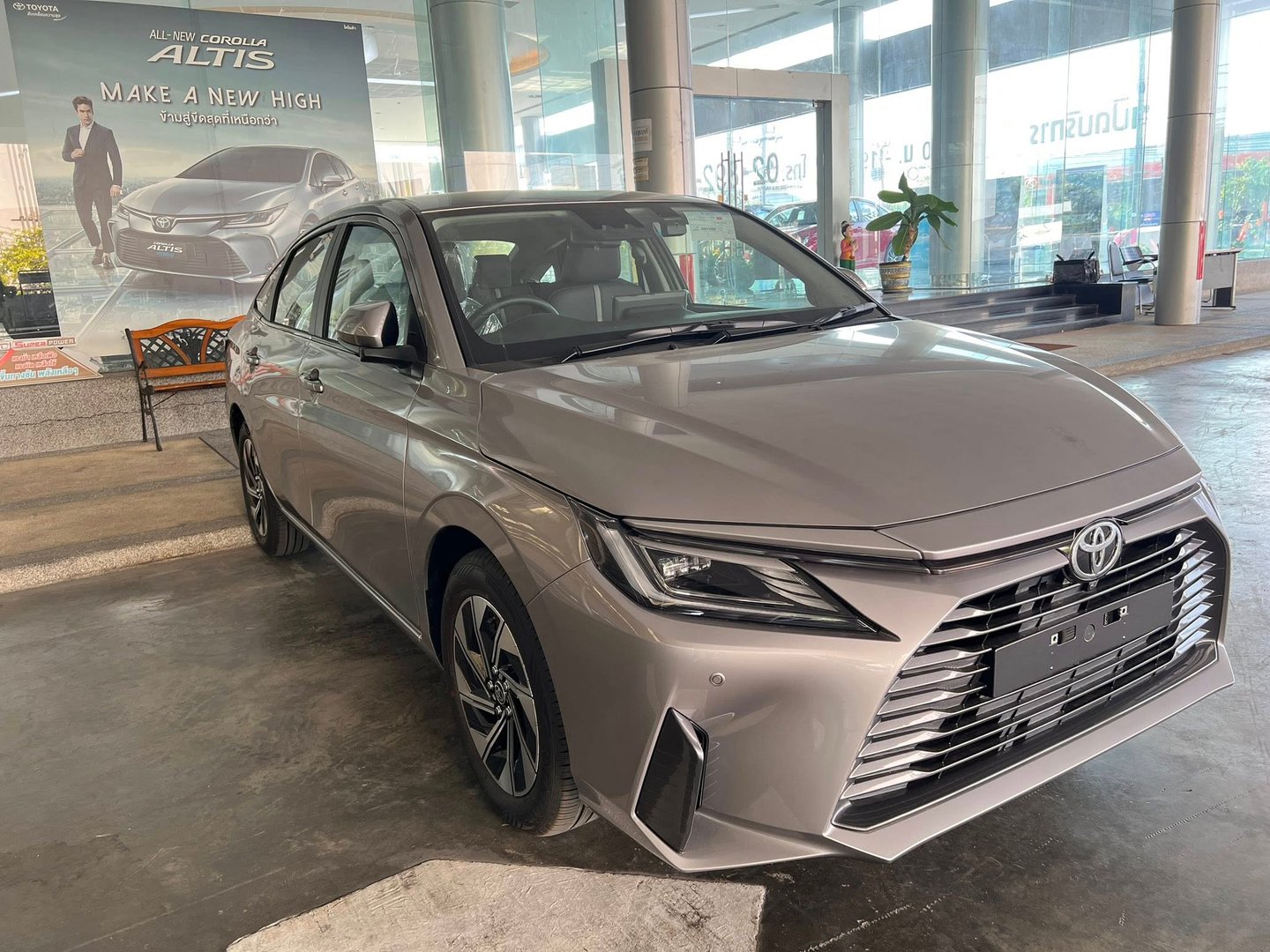 2026 Toyota Yaris Sedan Ativ HEV Premium 1.5L Petrol 2WD E-CVT RHD
