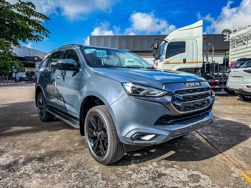 2025 Isuzu MU-X SUV Ultimate 2.2L Diesel 4x2 8AT RHD
