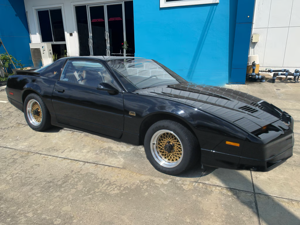 1990 Pontiac Firebird Coupe Trans Am 5.0L Petrol  4AT LHD