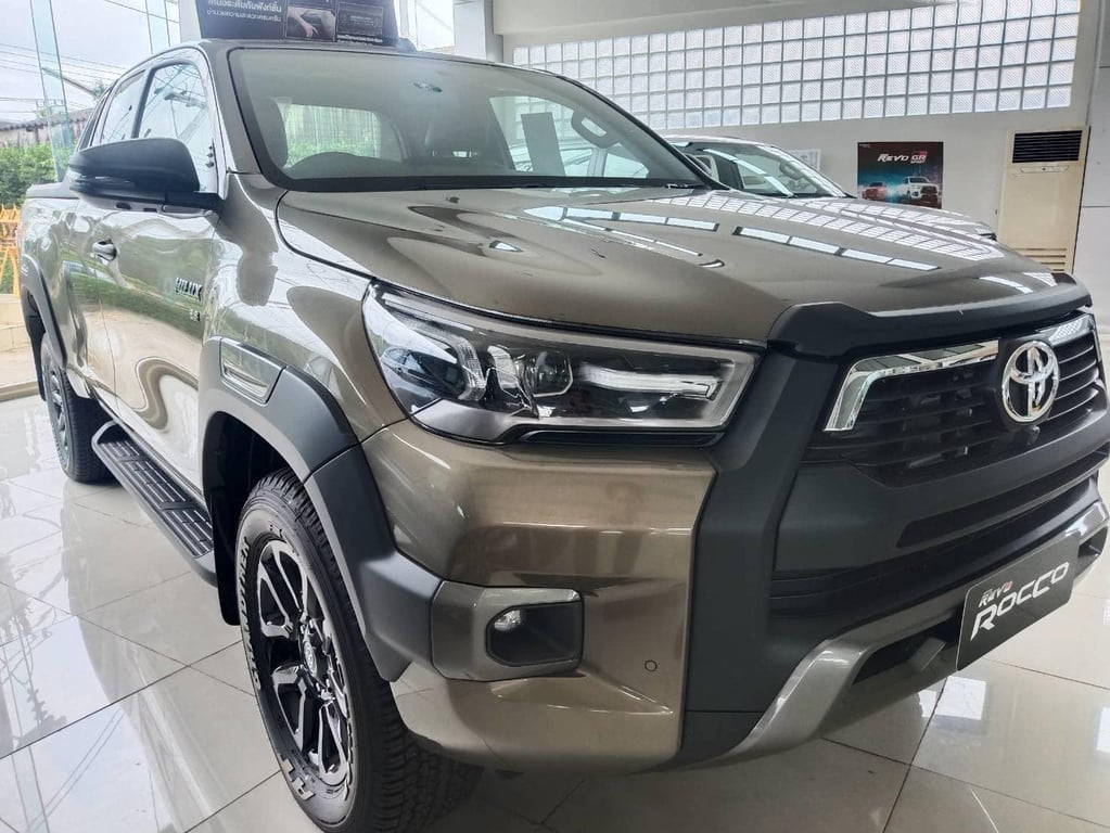 2025 Toyota Hilux Extra Cab Revo Rocco 2.8L Diesel 4x4 6AT RHD