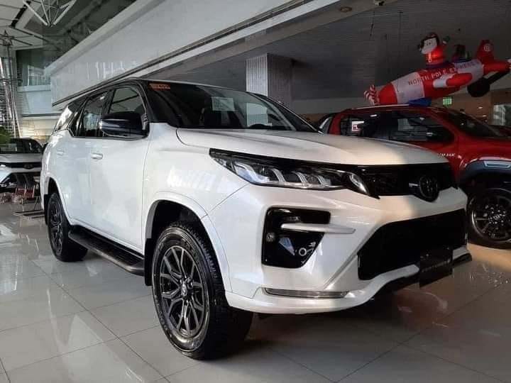 2025 Toyota Fortuner SUV GR-S 2.8L Diesel 4x4 6AT LHD