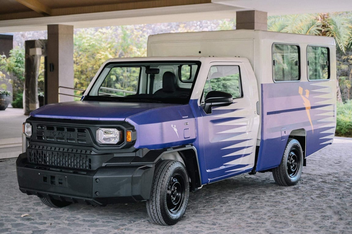 2025 Toyota Hilux Single Cab Tamaraw Utility Van (SWB) 12 Seater 2.0L Petrol 2WD 5MT LHD