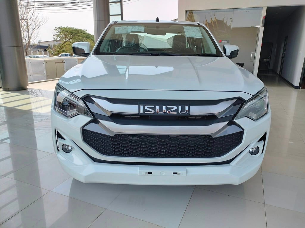 2025 Isuzu D-Max Extra Cab (Space Cab) L 2.2L Diesel 4x2 6MT RHD