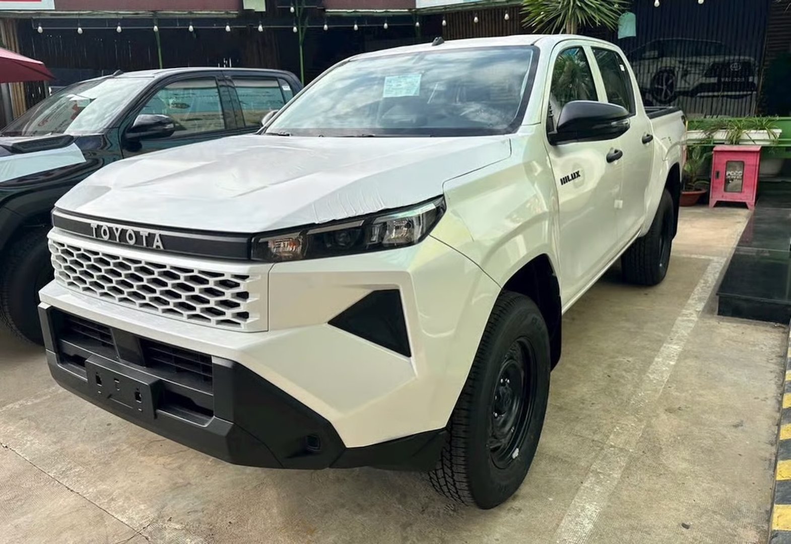 2026 Toyota Hilux Double Cab E 4TREX 2.8L Diesel 4x4 6MT LHD